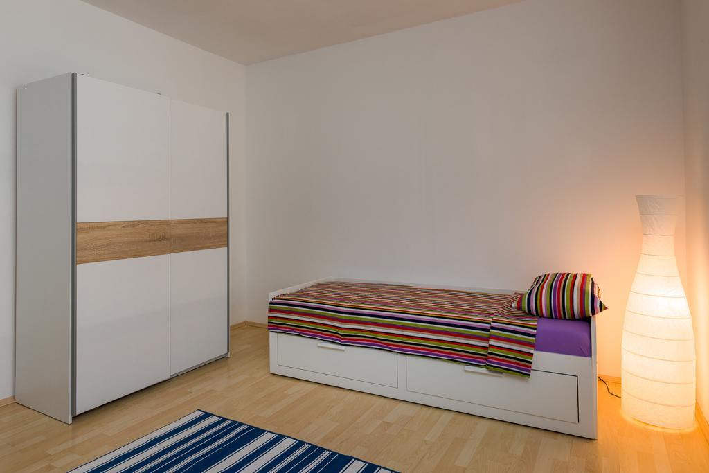 Garden Apartment Kastela Room photo